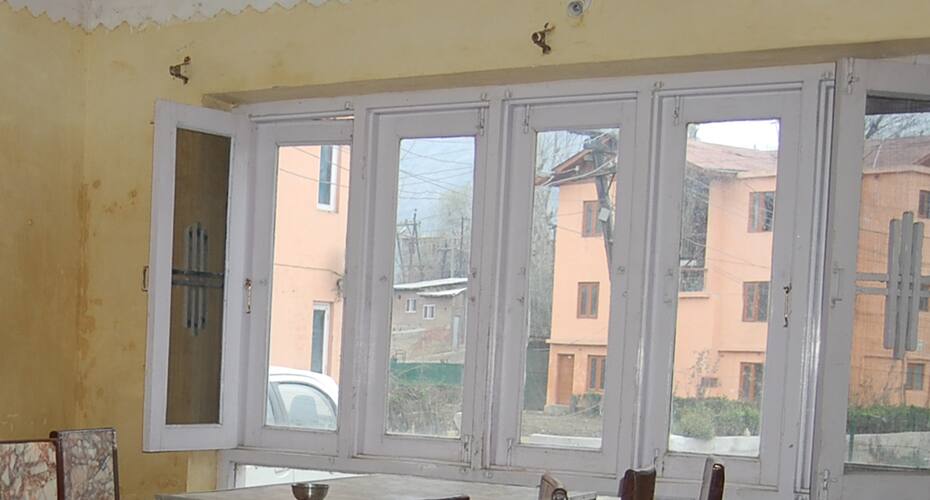 Hotel Green Park, Srinagar 4